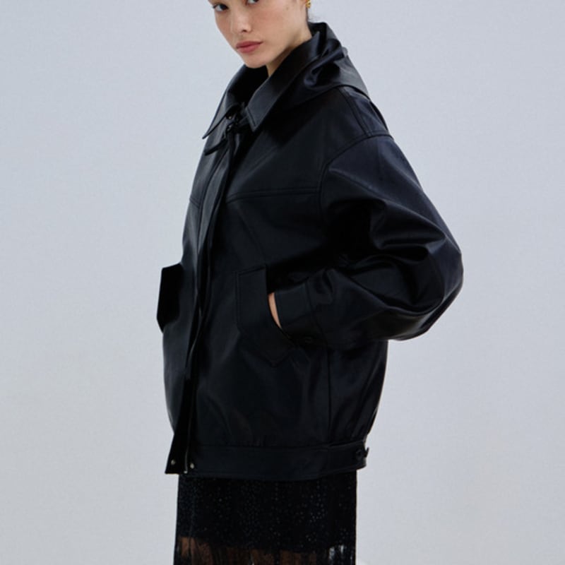 TAV Triangular Leather Scarf - Black