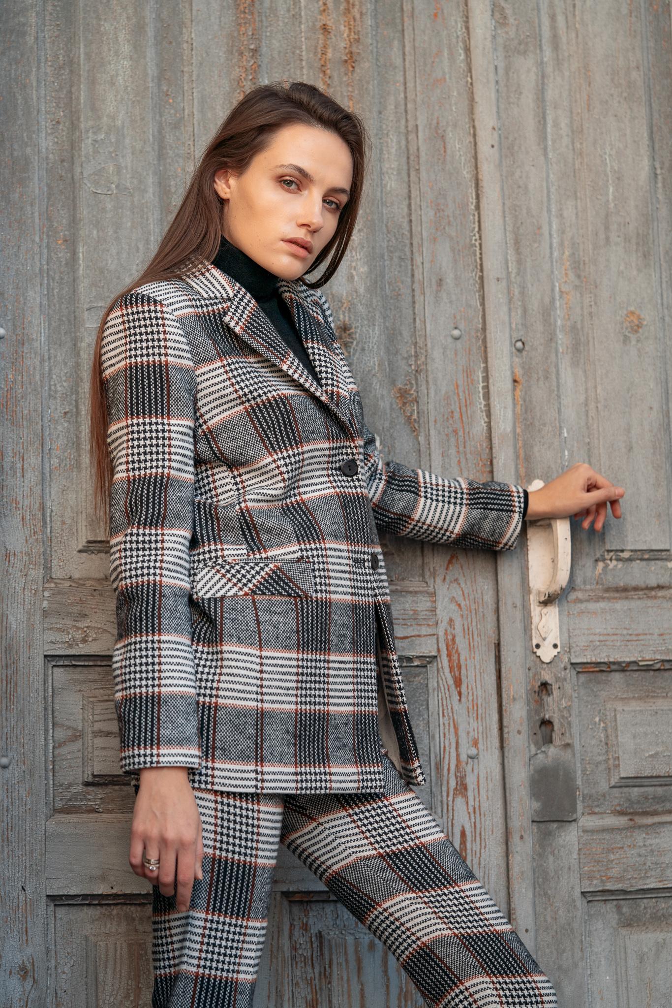 

Прямий піджак у клітку з теплої тканини 38 сіро блакитний колір