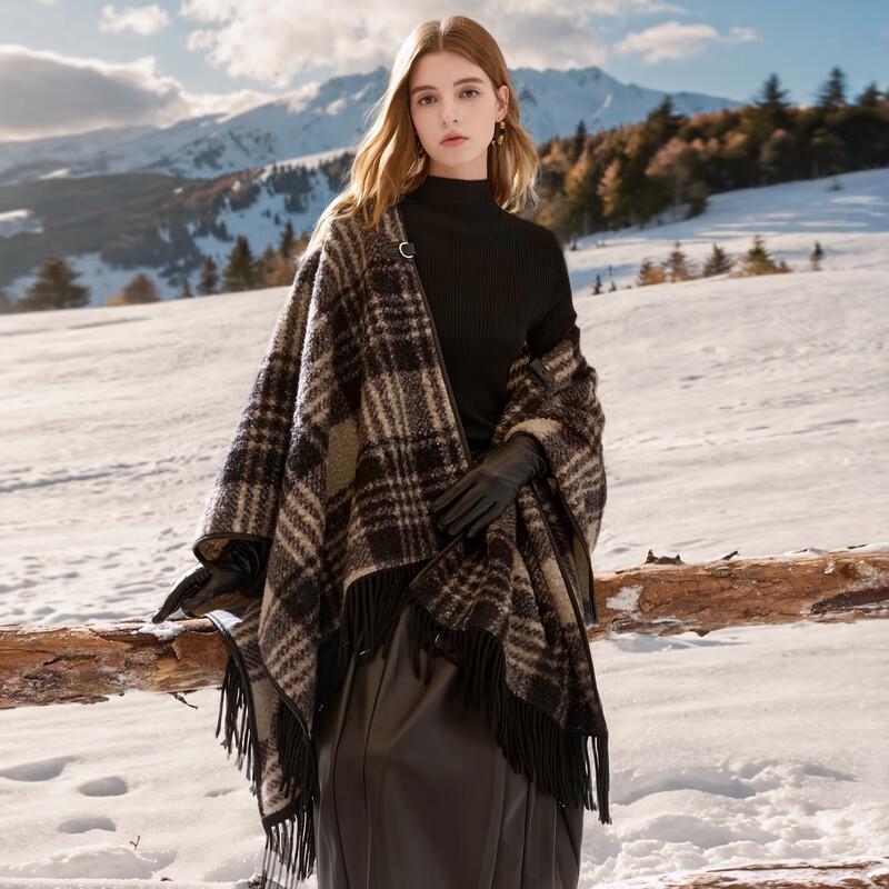 

Женское клетчатое пальто-кейп с кисточками M 160/84A