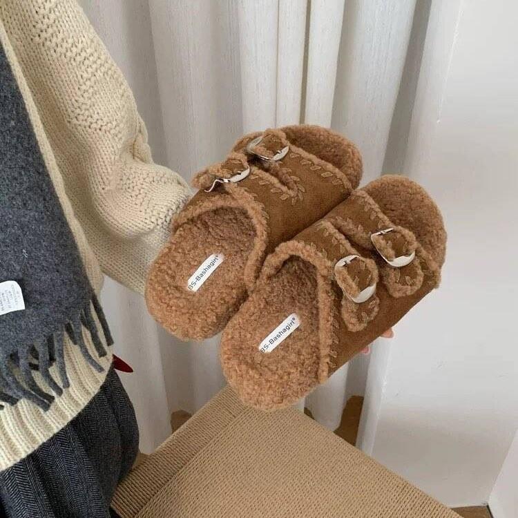 2025 autumn and winter new Korean version of one-word fluffy slippers women wear thick-bottomed plush thermal cotton slippers fluffy slippers