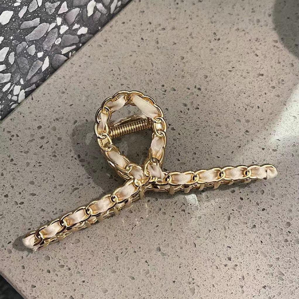 Chic Fragrant-Style Large Metal Chain Hair Claw Clip for Trendy Influencers
