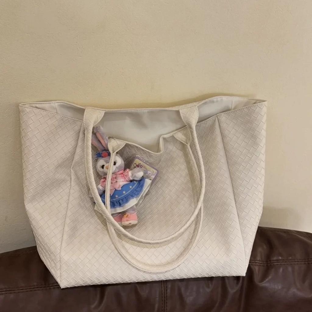 Korean woven bag women's 2025 new large-capacity commuter shoulder bag fashion portable tote bag shopping bag tide