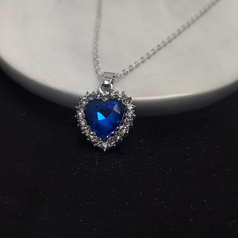 Exquisite Luxury OL Rhinestone Crystal Heart Pendants Necklaces for Women Party Jewelry Gifts