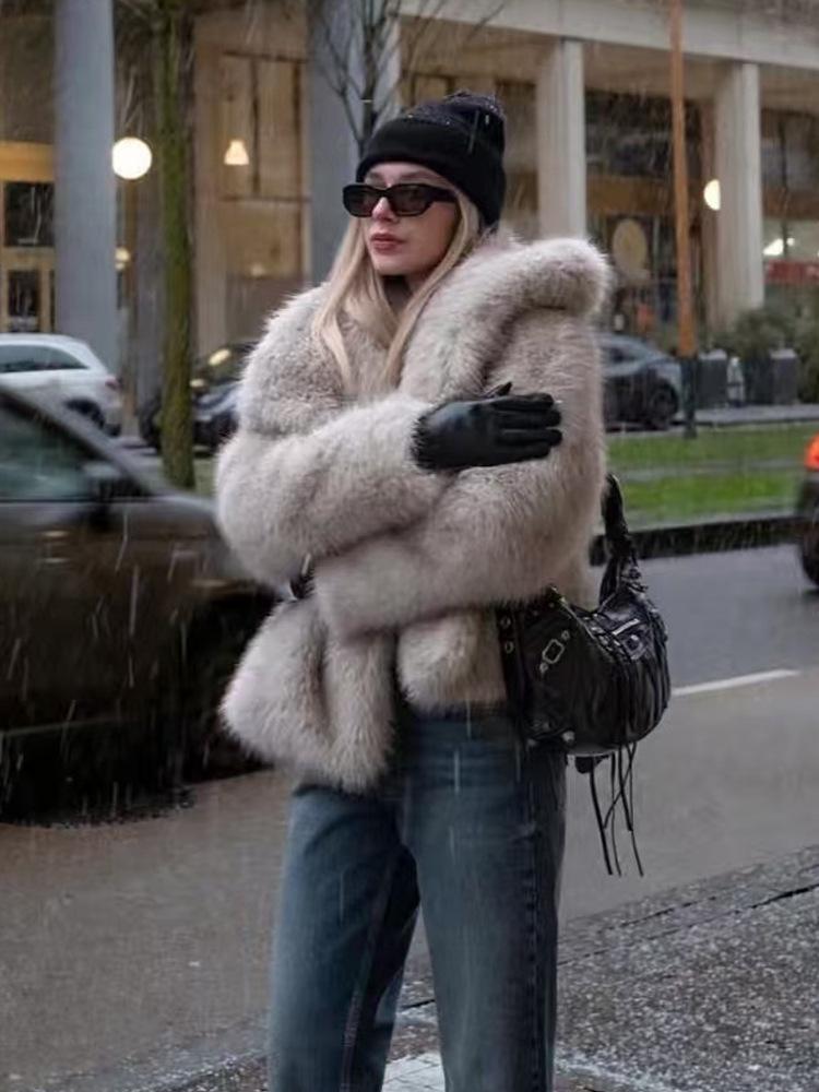 Palton de damă de înaltă calitate din blană ecologică cu rever mare – Stil celebritate inspirat de blana de vulpe