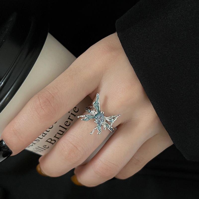 

Accessible Luxury Kansai Female Personalized Cold Style Butterfly Ring Circumference of about 51mm