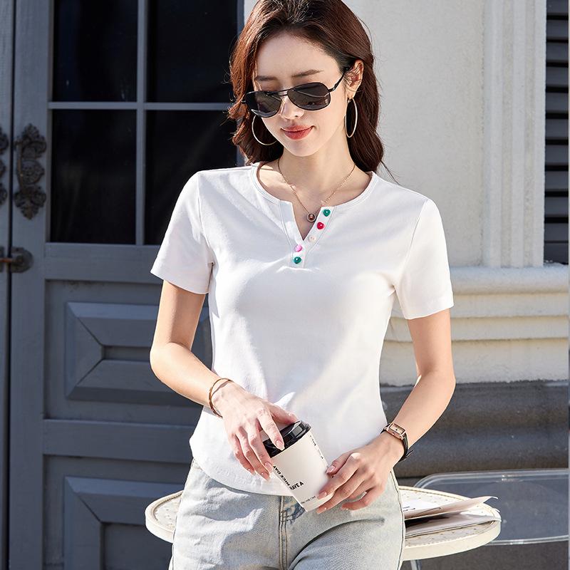 2025 Women's Korean Style V-neck Short Sleeve T-shirt - Fashion Slim Fit with Colorful Buttons, Perfect for Mixing and Matching.
