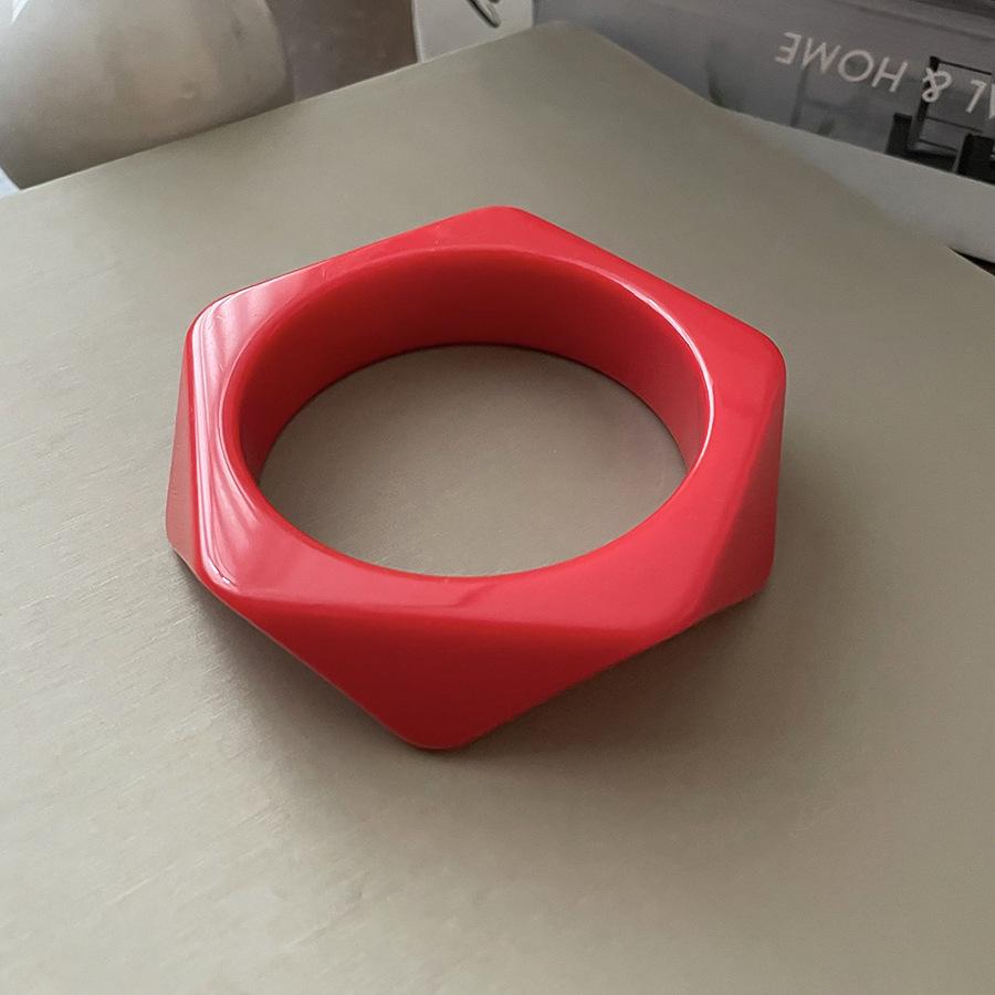 European and American Beige Irregular Geometric Resin Bracelet Light Luxury Temperament Bracelet Retro Exaggerated Jewelry Women