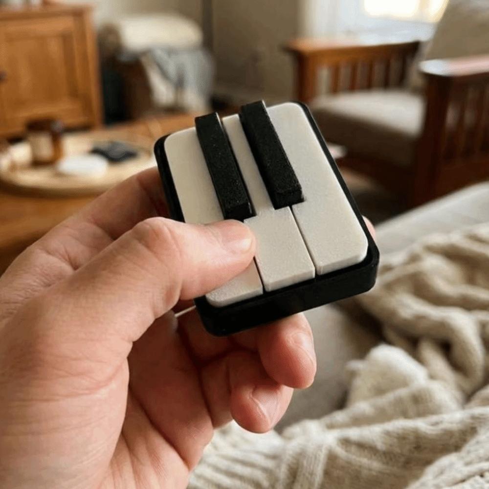 Novelty Piano Stress Clicker Keychain 5-key Press Piano Key Fidget Figurine Backpack