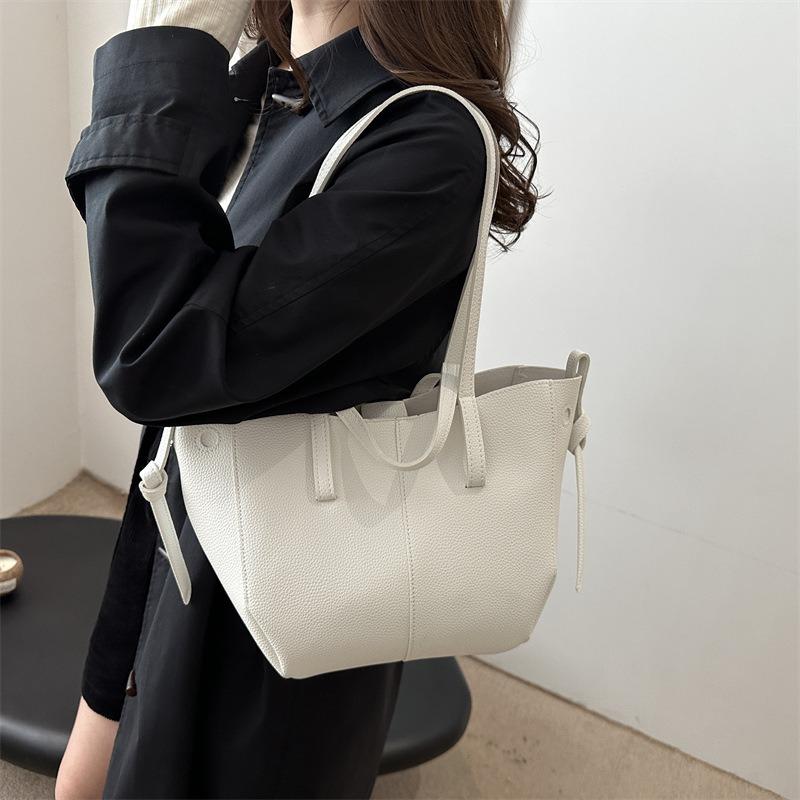 Fashion Tote Bag Portable Large Capacity Niche Design New Shoulder Underarm Women's Bag