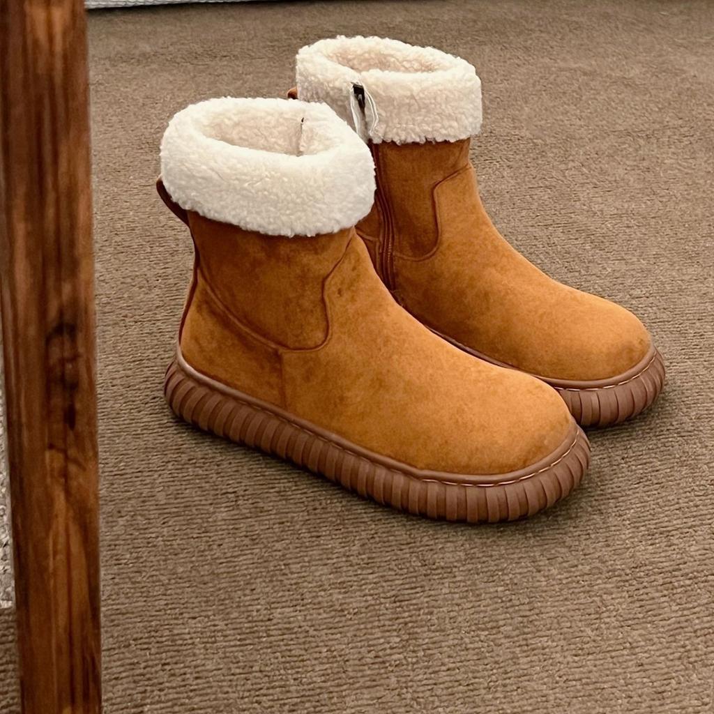 Snow boots women's velvet fashion comfortable casual boots niche design sense flat Martin boots thin trend small short boots