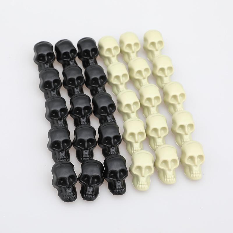 

100PCS Simulation Skull Model Toys Modern Miniature Plastic Skull Heads Halloween Decorations for Vase Home Table Bar Decor