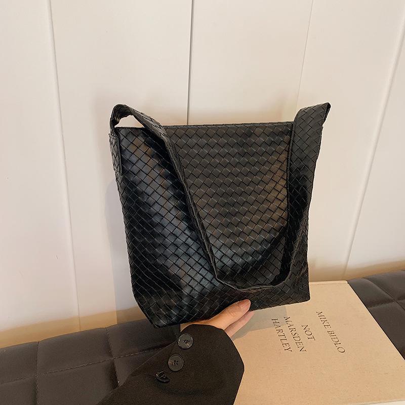 

Retro Summer 2024 Large Capacity One-Shoulder Tote Bag - Simple, Fashionable, Solid Color срібний