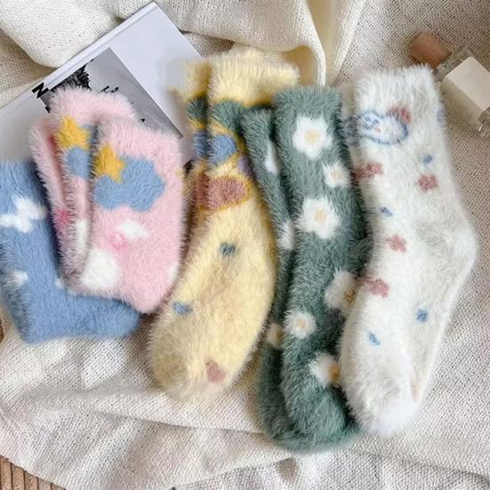 Dámské chlupaté ponožky s posádkou Zimní teplé plyšové ponožky Roztomilý vzor srdce a mašle Měkké ponožky pro dívky na doma, na lenošení, na ven
