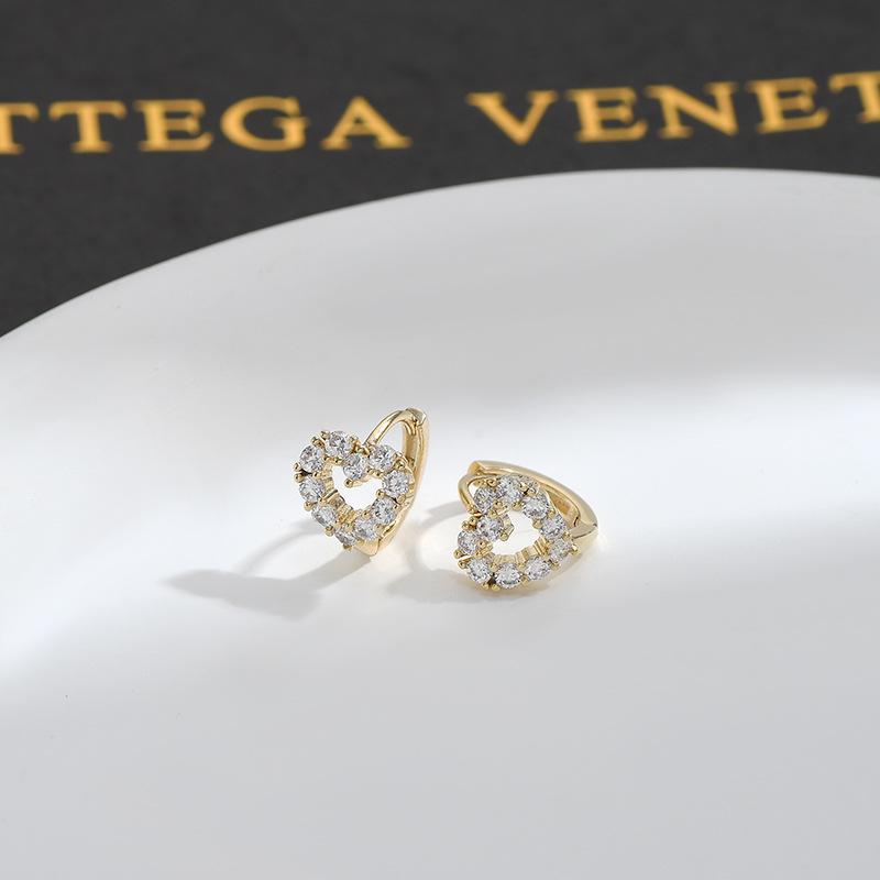 Heart-shaped Zircon Ear Buckle Delicate Shiny Cute Design Women's Fashion Style Party Gift Trendy Ear Jewelry Accessories