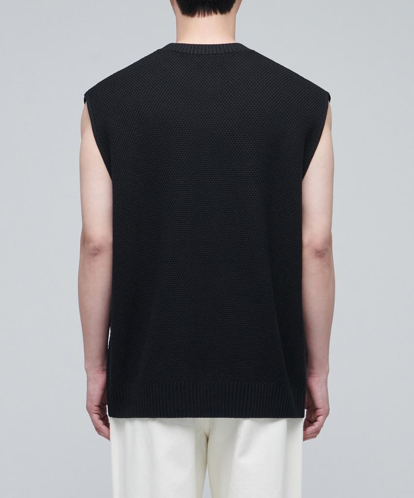 MUSINSA STANDARD Textured Crew Neck Knit Vest [Black]