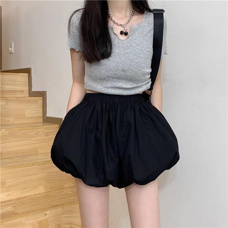 Flower Bud Pants for Women, Small Pumpkin Pants for Summer New Style Bubble Lantern Shorts Black and White Shorts