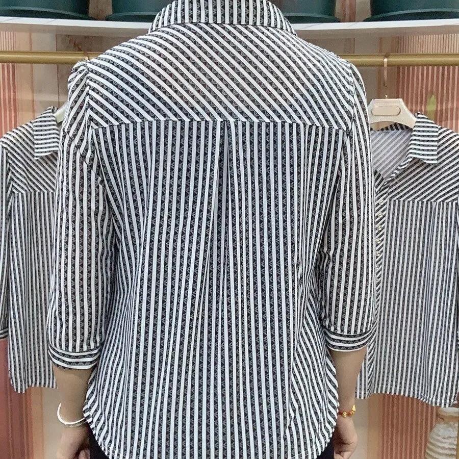 Chemise rayée à manches trois-quarts pour maman grande taille, petit haut cardigan ample et fin à la mode