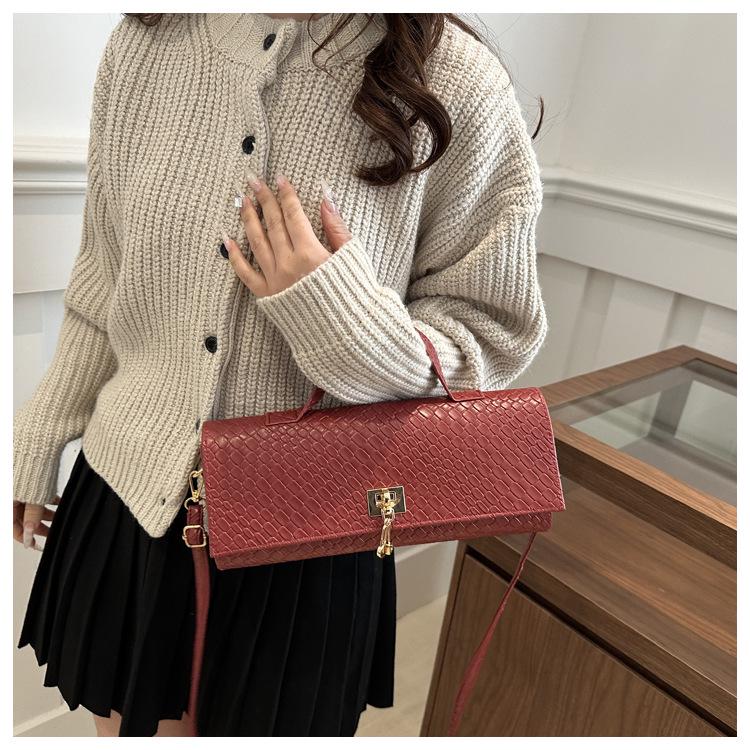 Exquisite 2025 Solid Color Casual Buckle Large Capacity Stylish Crossbody Baguette Women's Bag