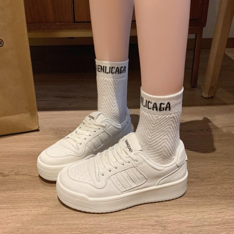 Plateau weiße Schuhe Damen Herbst neu Retro vielseitig, leicht und atmungsaktiv Nischensport- und Freizeitschuhe