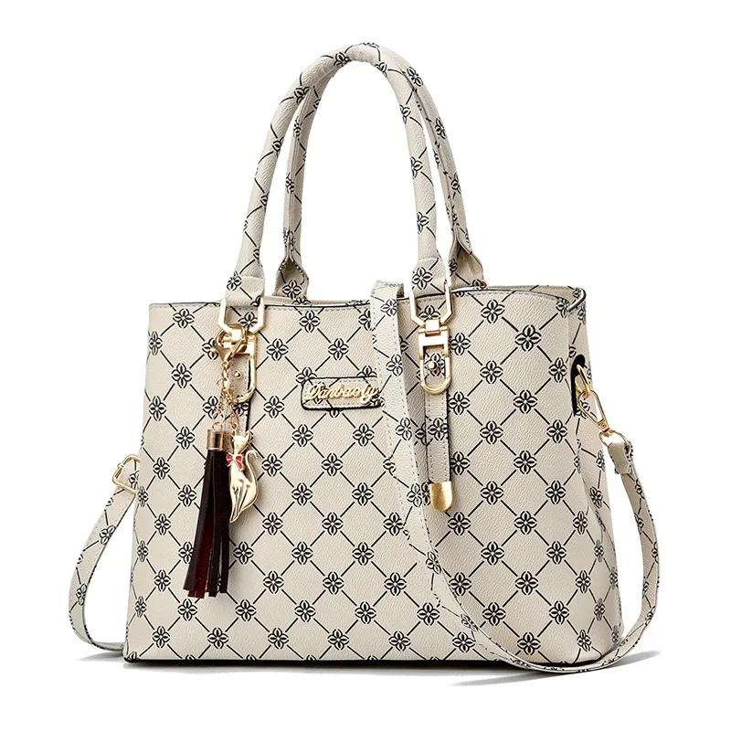 

Fashionable Trendy Printed Women S Shoulder Bag Large Capacity Versatile Handbag Classic Retro Crossbody Bag Commuting Tote Bag 32x13x23cm