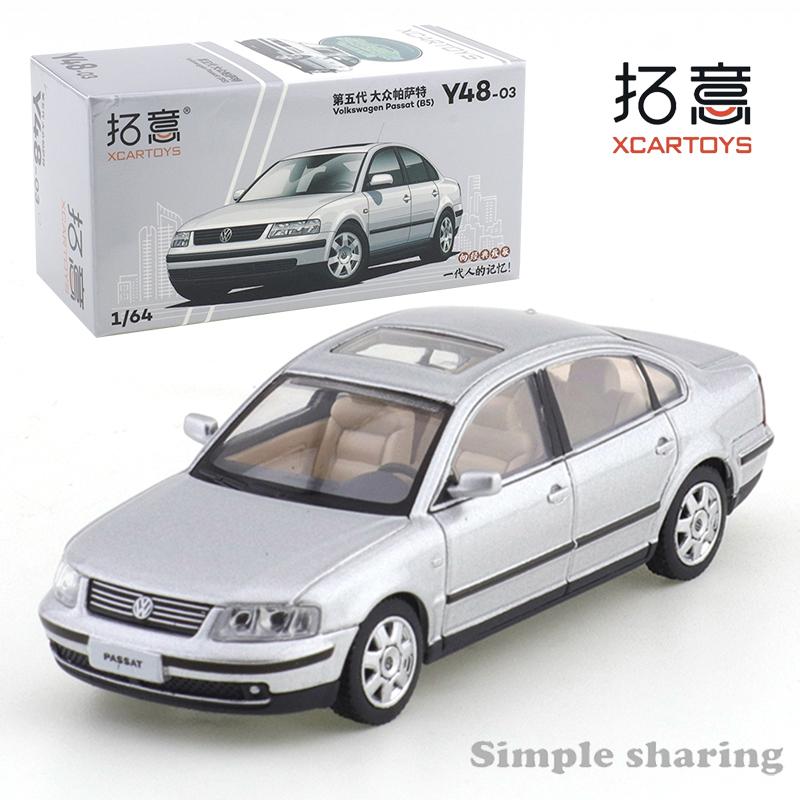 W126Xcartoys 1/64 Alloy Business and Civilian Volkswagen Sedan Collection Ornament Fifth-generation Passat Car Model