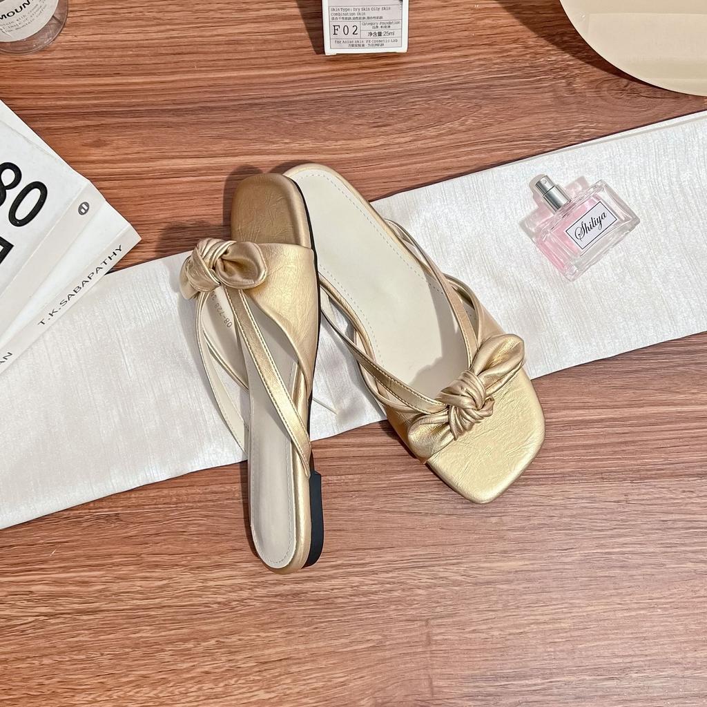 Summer New Flat-bottomed Cool Slippers Women Wear High-end Temperament Slippers Women Go Out Versatile Fashionable Women's Shoes 2025