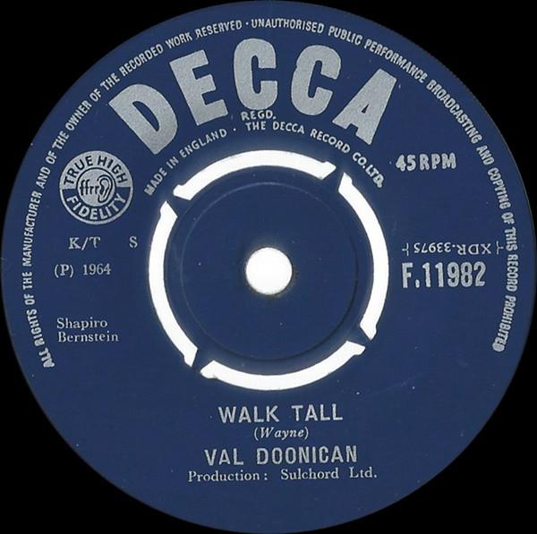 

7inch Record VAL DOONICAN - Walk Tall F11982 Decca UK Country/Folk Used