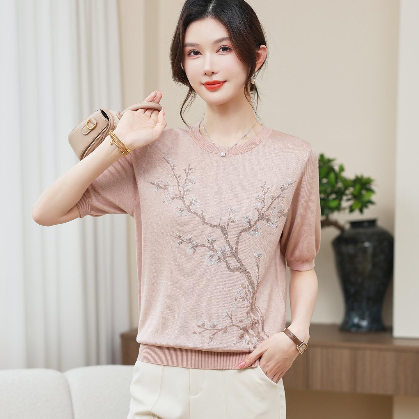 

Elegant Ice Silk Knitted Summer Shirt for Moms: 2026 Short Sleeve Casual Top for Women 4XL (suitable for 135-150 jin) рожевий