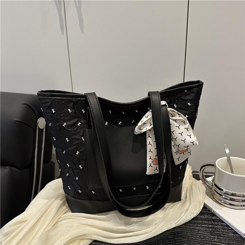 Class Commute Large Capacity Beautiful Summer Popular Versatile New Casual Shoulder Armpit Tote Bag