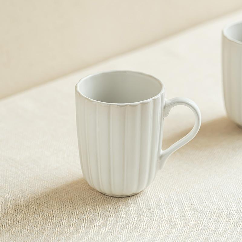 

Минималистичная однотонная чашка, бытовая керамическая кружка высокой ценности, большая емкость, чашка для воды, креативная рельефная чашка с хризантемами 401-500ml