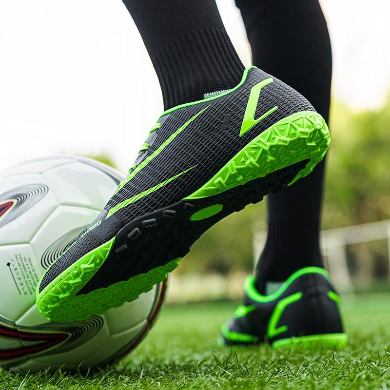 Soccer Shoes Women’s Sneakers Boys' Football Boots School Student Shoes Girls' Football Boots Couple Men Lightweight Sneakers Plus Size 36-45