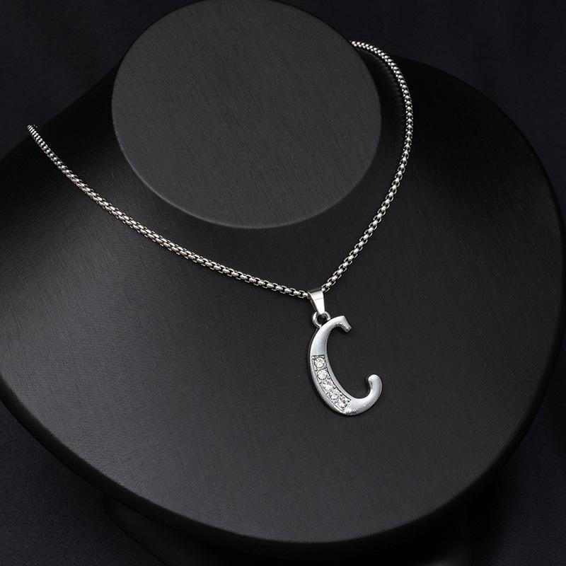 Simple And Stylish 26 English Letters Titanium Steel Necklace Men'S And Women'S Hip-Hop Versatile Diamond-Encrusted Sweater Chain