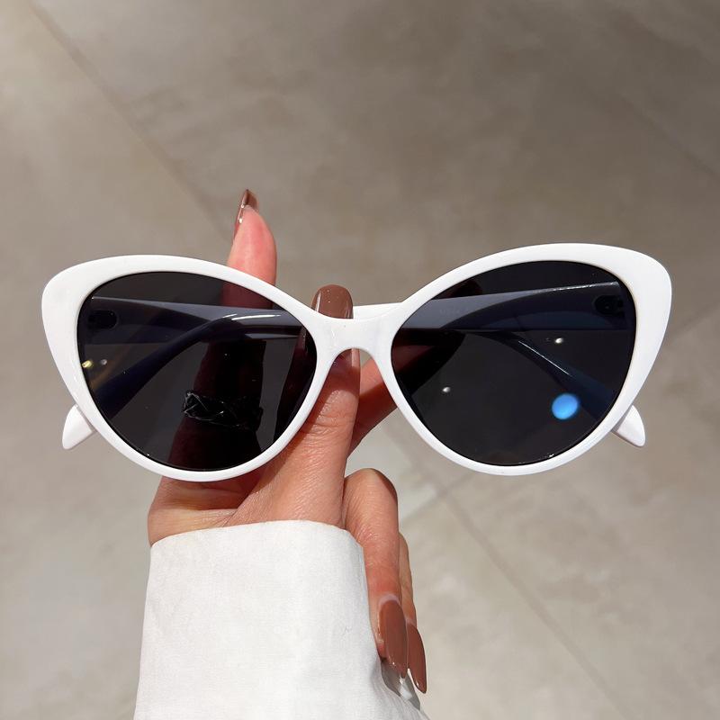 

Vintage Oversized Cat Eye Sunglasses Women Fashion Trending Luxury Brand Designer Popular Sun Glasses Sexy Ladies Punk Shades Uv As The Picture