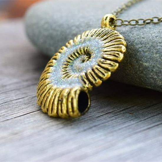 Collana Ciondolo Conchiglia Sirena Luminosa in Vendita Calda