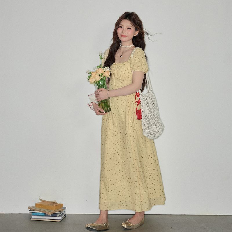

Zhang Daren s Summer Plus-Size Women s Dress for Chubby Girls, Slimming Dress with a Stylish Resort Style, Waist-Cinching Square Neck Floral Dress Yellow, Batch Two 1XL