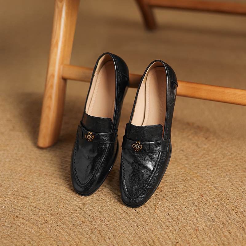 Krazing Pot Sheepskin Autumn Winter Shoes Metal Flowers Loafers Med Heels Size 42 Size 43 Round Toe Slip on Deep Mouth Pumps