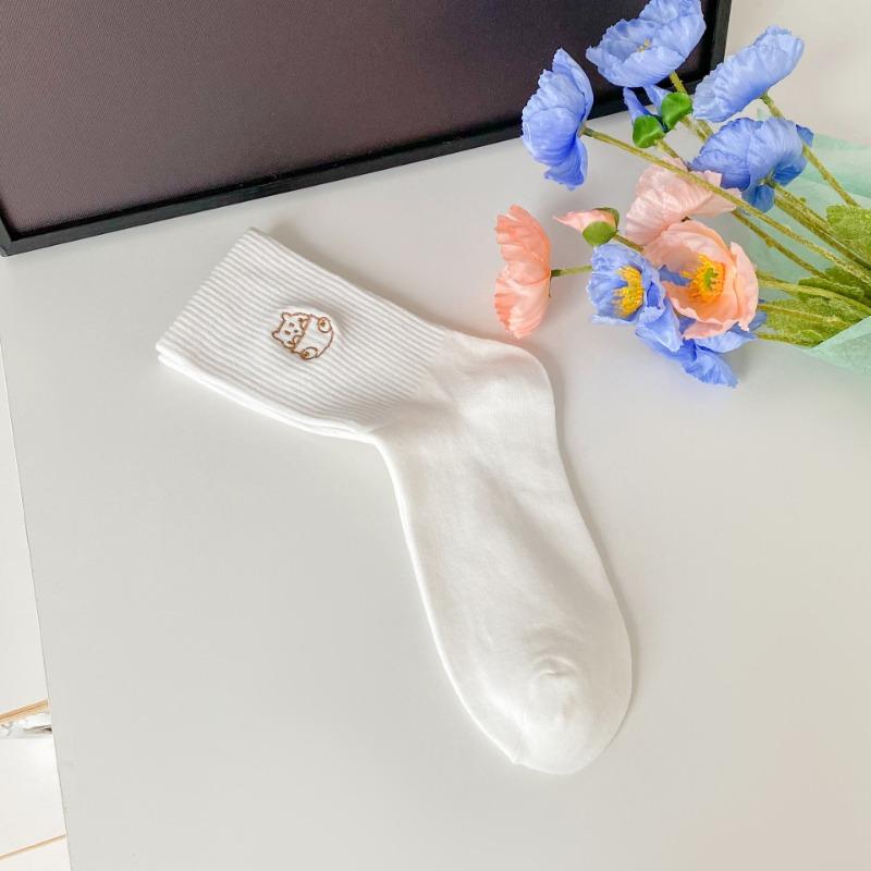 White Socks, Women's Autumn and Winter Embroidered Mid-calf Socks, Simple and Trendy Cotton Socks