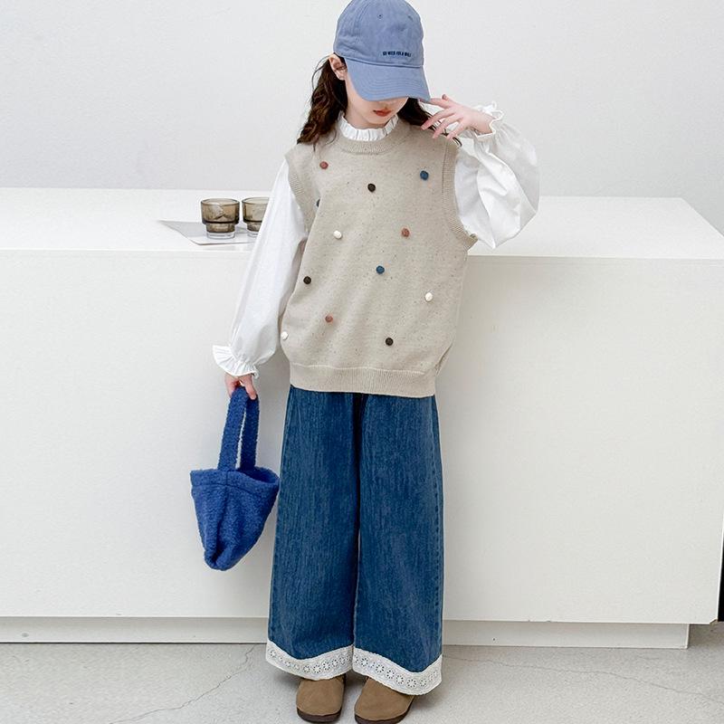 

Модный комплект из двух предметов для девочек на весну/осень 2025 года: свитшот и джинсы. 130cm