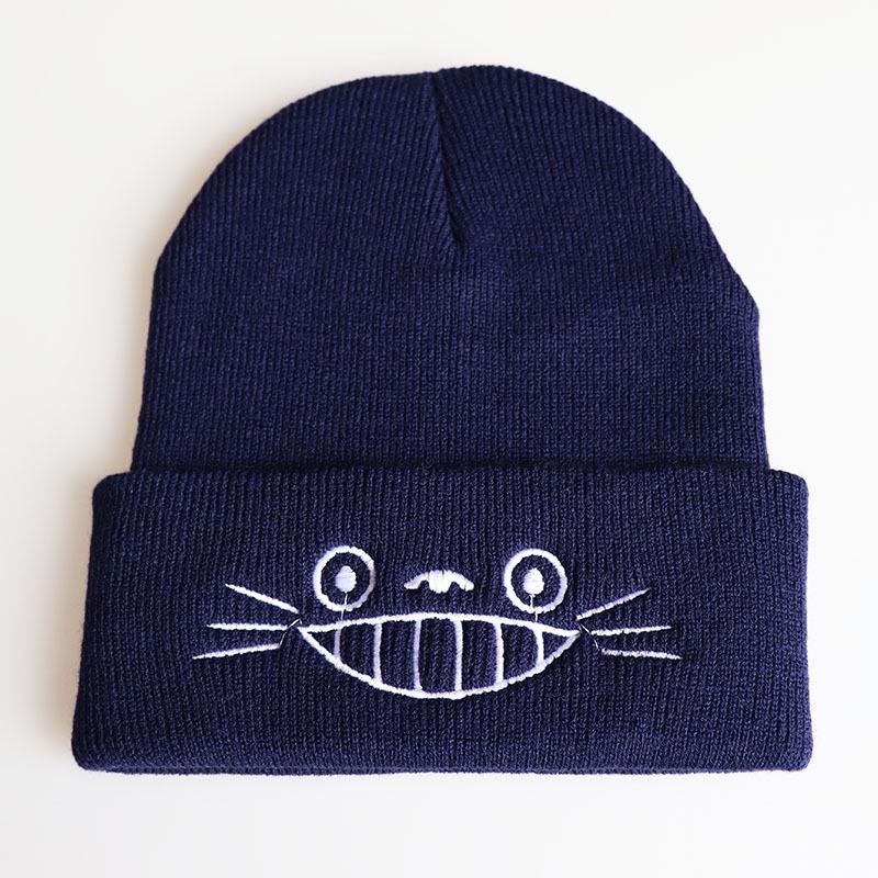 

Anime Totoro Totoro Embroidered woolen hat for men and women, knitted hat, autumn and winter trendy pullover hat Adjustable темно-синього кольору
