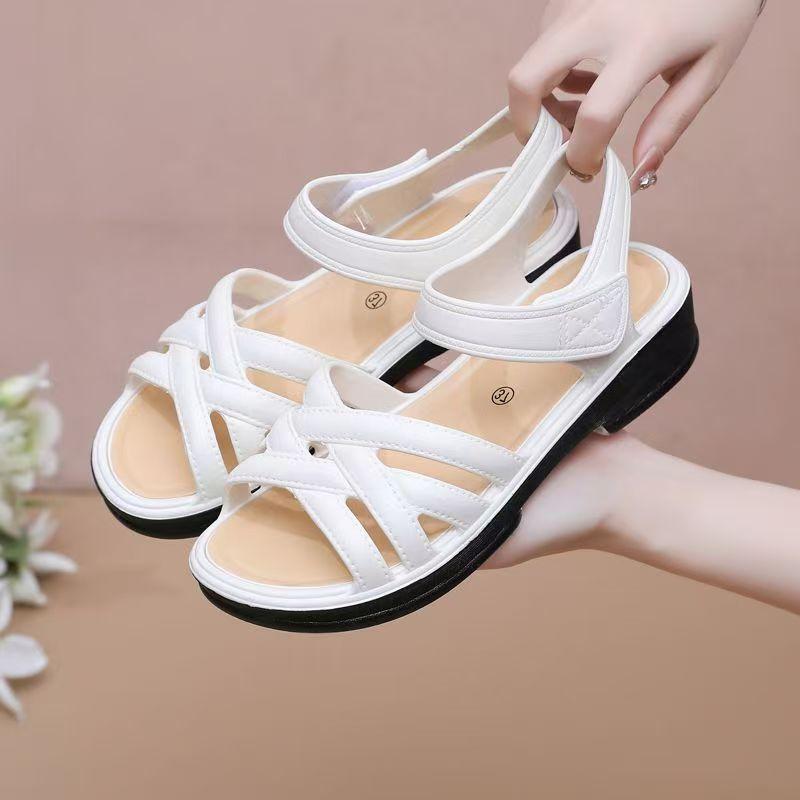 Women's Summer New Low Heel Hollow Peep Toe Sandals Soft Sole Non Slip Outdoor Beach Sandals Middle-Aged And Elderly Sandals