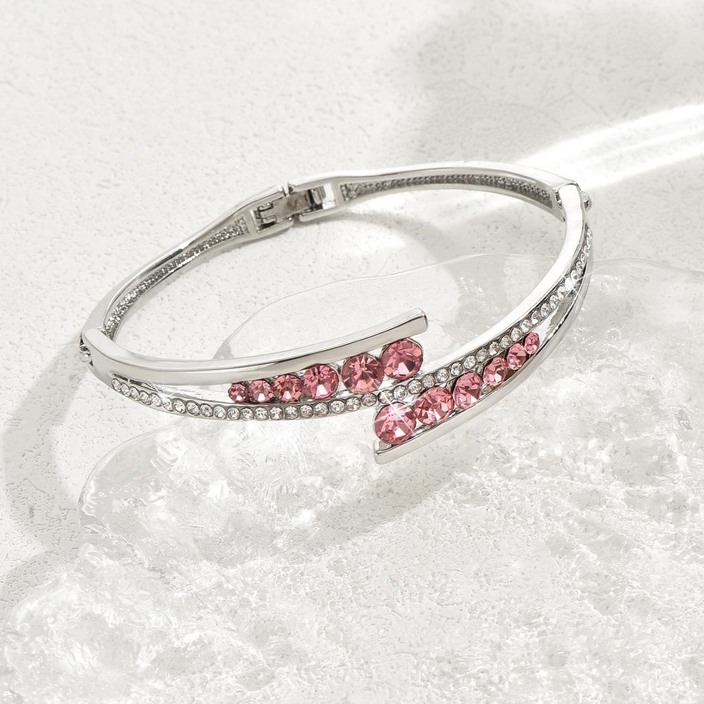 Simple Design Slightly Inlaid With Diamonds Cold Wind Bracelet Women'S Minimalist Wind Light Luxury Temperament Bracelet Source Factory