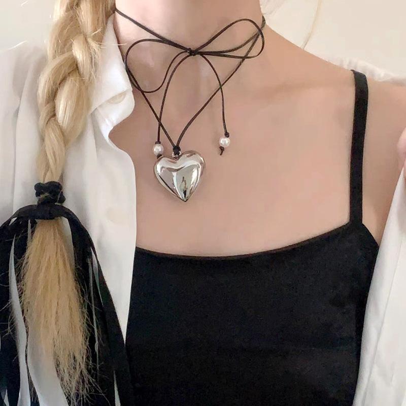European and American Pull Adjustable Wax Thread Choker Necklace Simple Personality Big Love Pendant Necklace