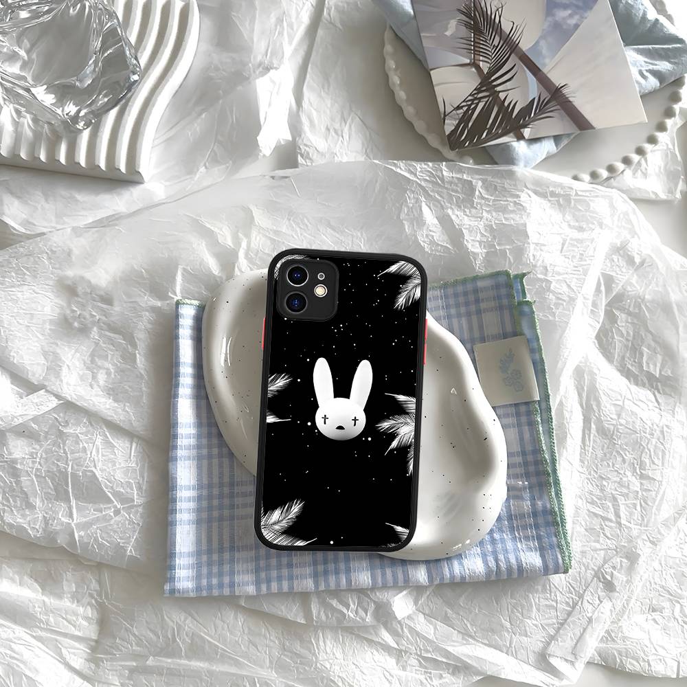 B-Bad Bunny Art Phone Case For IPhone 16e 16 15 14 13 12 11 Pro Max X XS Max Plus Matte Clear