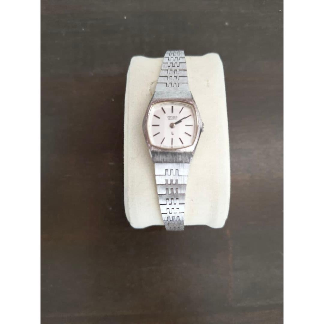 Ladies quartz watch set of 2 junk items