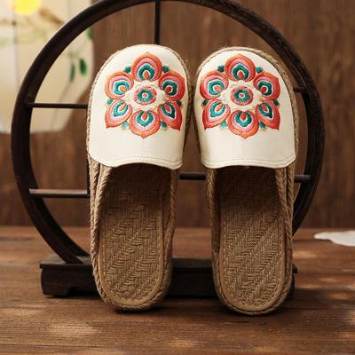 Dámské Vintage Etnický Styl Vyšívané Nazouvací Lněné Sandály Měkké a Pohodlné Plátěné Papuče s Uzavřenou Špičkou