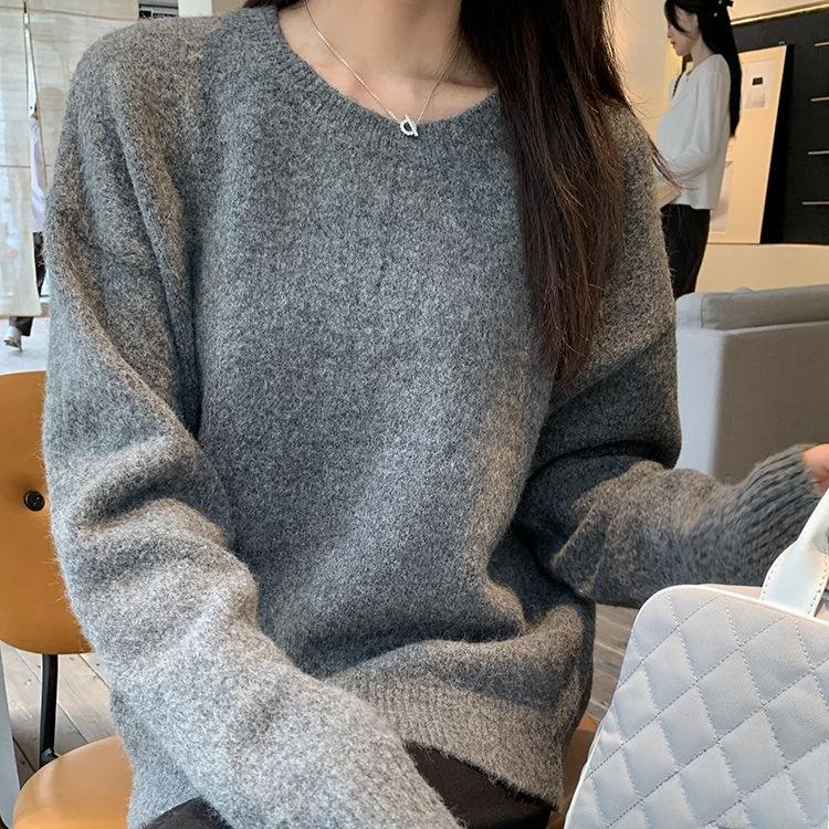 Laid-back Round-neck Pullover for Women Long-sleeved Loose Sweater for Women Solid-colored Inner Knitted Sweater for Autumn and Winter