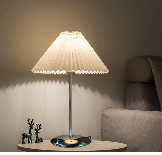 

Светодиодная скандинавская настольная плиссированная настольная лампа, тканевая атмосфера, настольная лампа, прикроватная лампа для спальни, украшение лампы, маленькая ночная лампа white light us