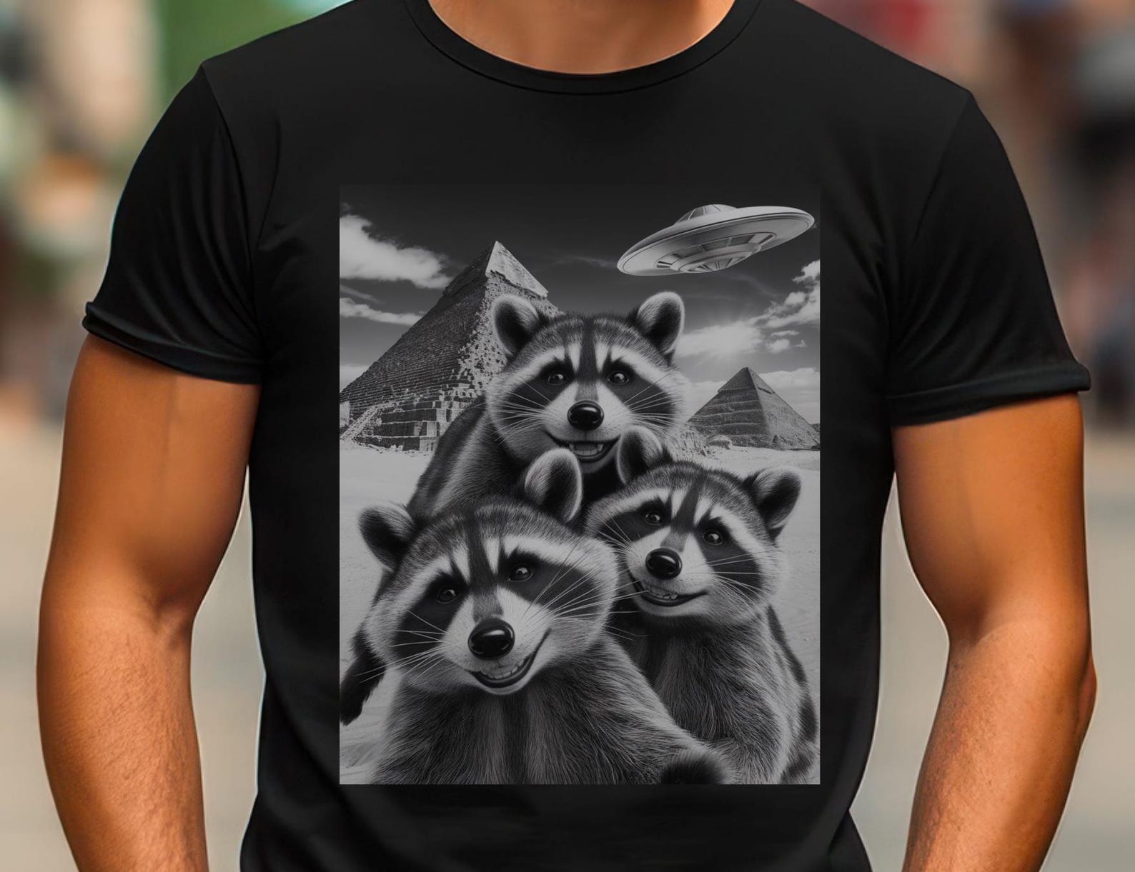 Raccoon Animal Selfie Ufo Vintage 90s Style T-Shirt Unisex Retro Funny Raccoon Graphic Ufo Meme Shirt Alien Gag Adult Shirts Y2k MORE COLORS L