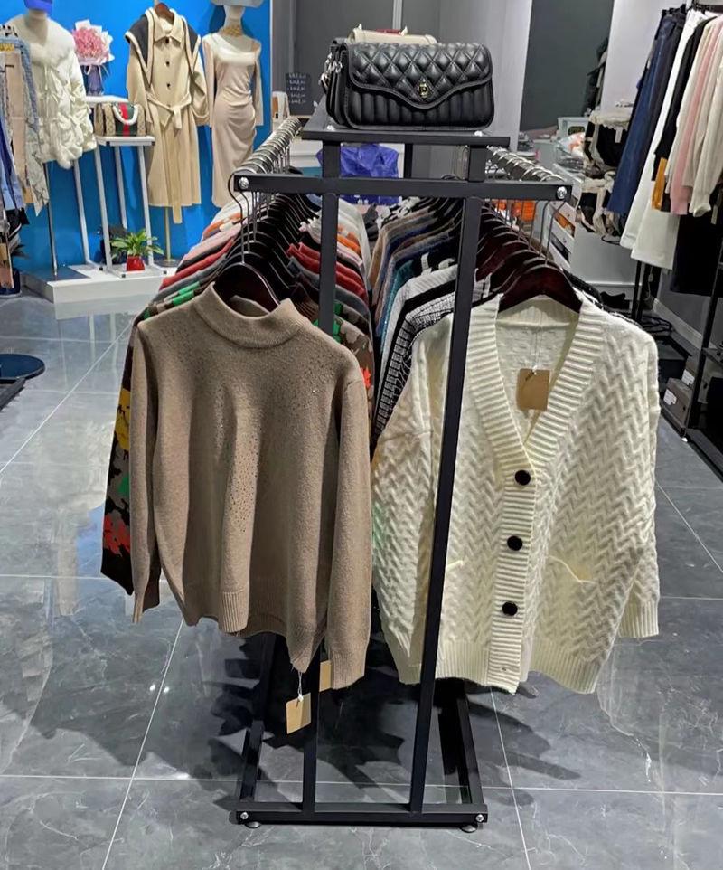 Double Row Floor-Standing Clothing Display Rack for Men & Women