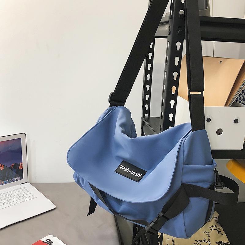 Summer Women's Bags  Large Capacity  Women's Commuting Men's Trendy Postman Plaid  One Shoulder Crossbody Bag